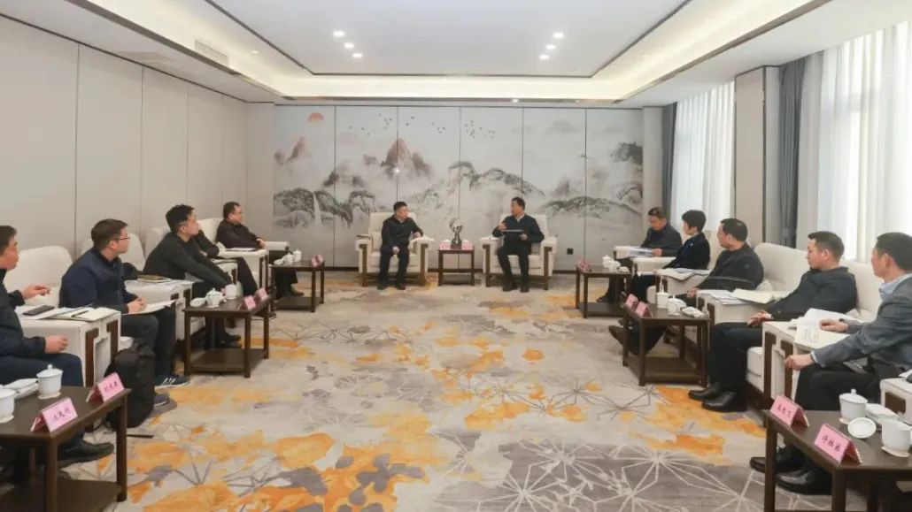 省尊龍凱時集團領導率隊赴樂山市座談交流